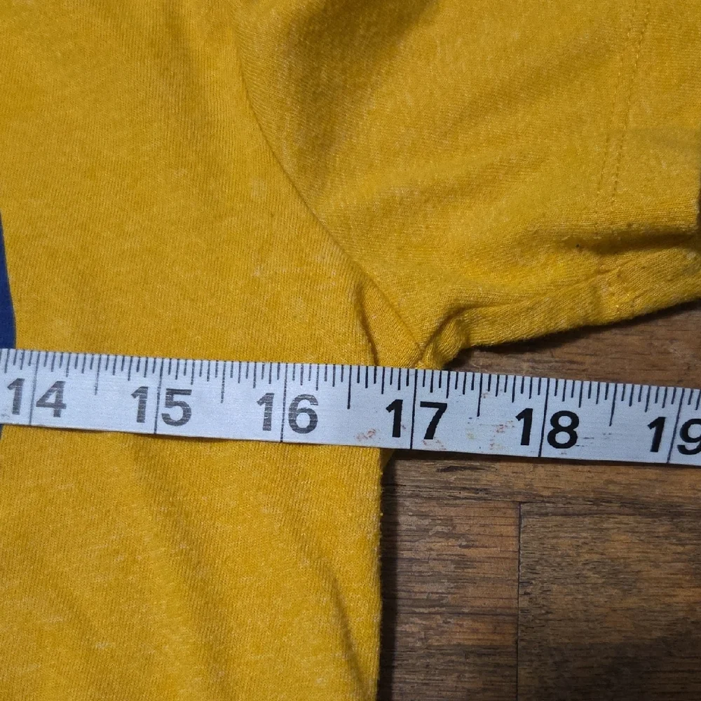 🔵3/$13 Old Navy Graphic Tee